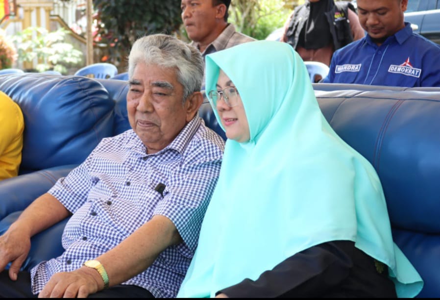 Pesan Mengharukan Arwin AS pada Afni: Perjuangkan Lapangan Kerja untuk Anak-anak Siak