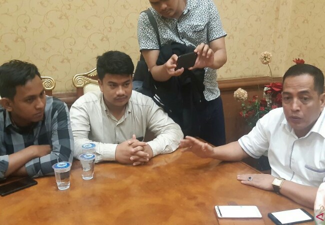 Datangi DPRD Riau, Mahasiswa UIN Mengadu Terancam Drop Out karena Berdemo