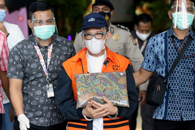 Diwarnai Isak Tangis Istri, Zulkifli AS: Saya Rida Menjalankan Vonis Jika Dinyatakan Bersalah