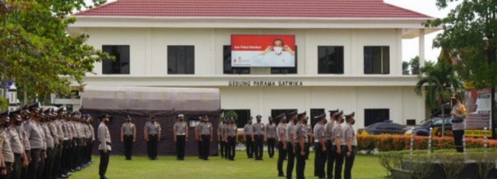 Polres Pelalawan Gelar Upacara Kenaikan Pangkat 12 Perwira dan 76 Bintara 