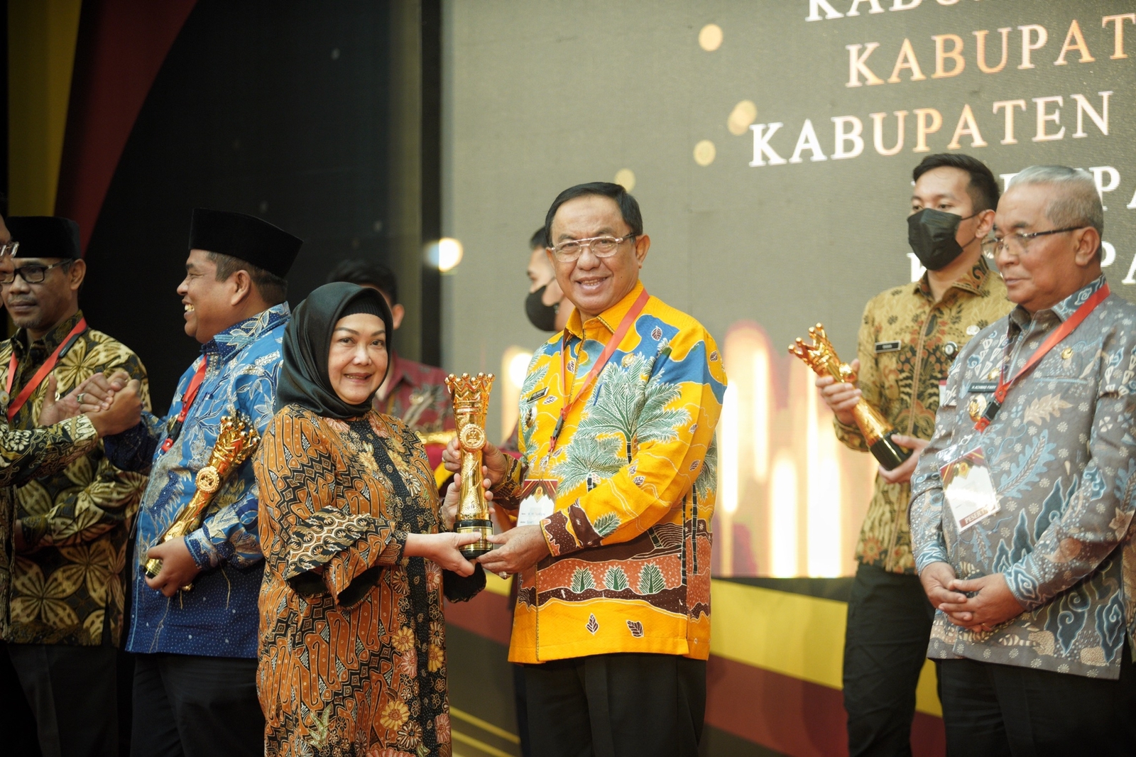 Pemkab Inhil Raih Penghargaan IGA Award Sebagai Kabupaten Terinovatif se- Indonesia 