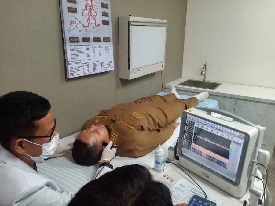 Cek Kesehatan di RSUD Arifin Achmad, Gubri Puji Teknologi Canggih Deteksi Stroke