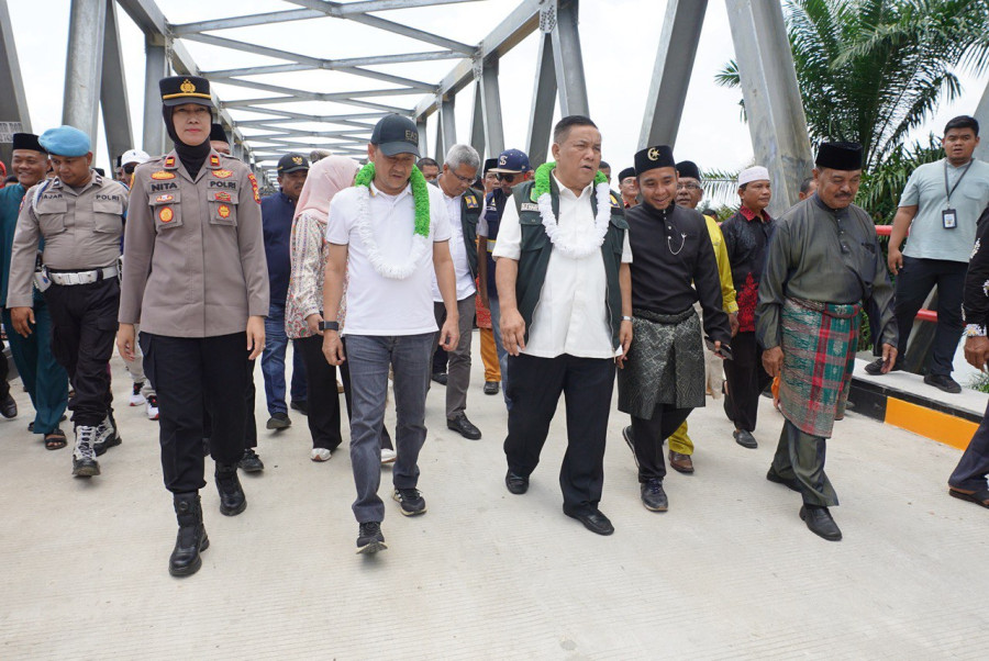 Sekdaprov Riau SF Hariyanto Resmikan Jembatan Limau Manis di Kampar
