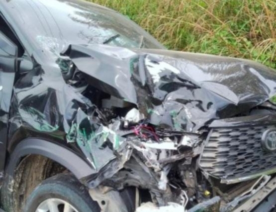 Bupati Kuansing Luka Ringan Usai Kecelakaan di Jalan Lintas Riau