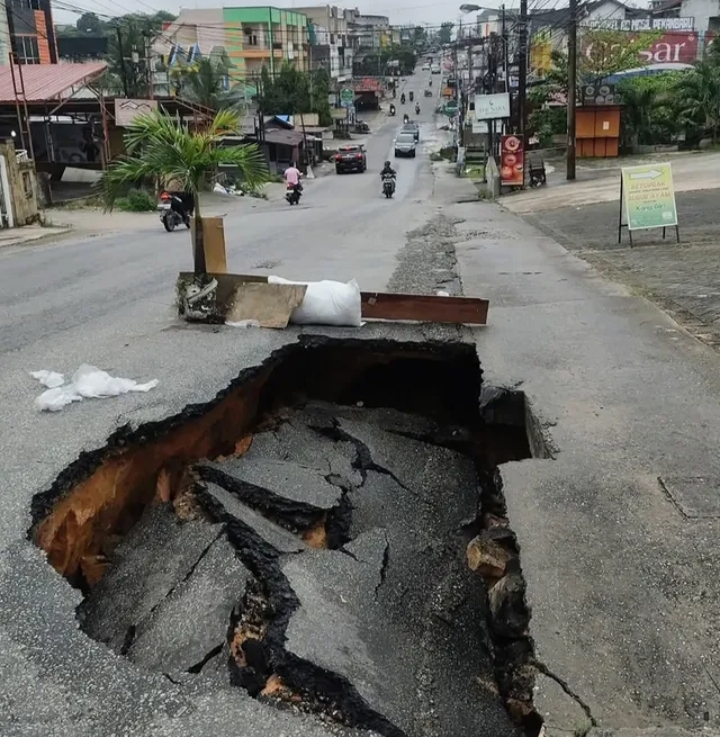 Jalan Lobak Amblas Lagi, Warga Minta Aksi Cepat Pemerintah