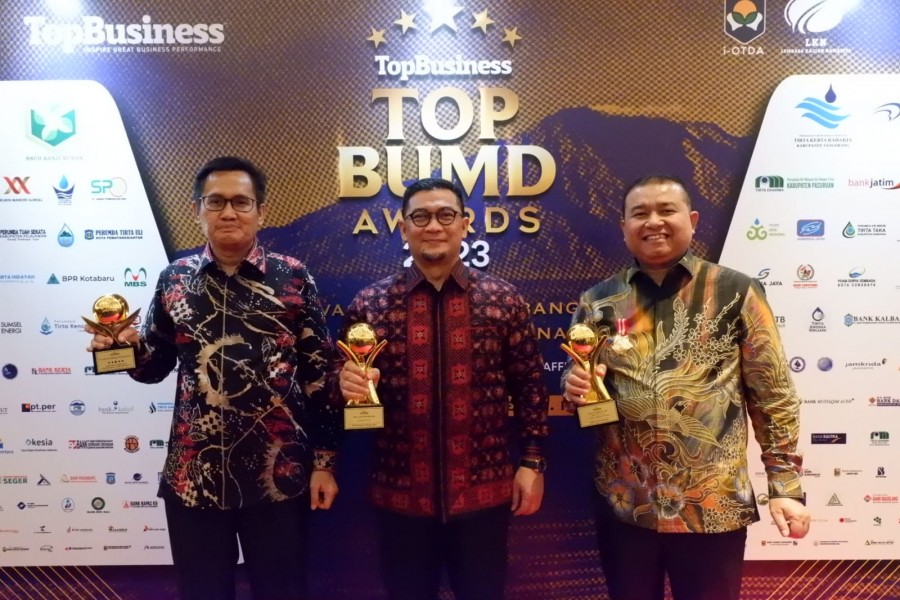 Direktur PT SPR Borong Tiga Penghargaan Sekaligus di TOP CEO BUMD 2023