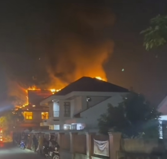 Si Jago Merah Hanguskan Gedung SD 083 Pekanbaru
