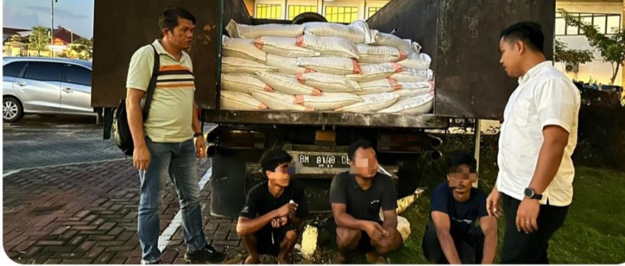 Polda Riau Segel Gudang Pupuk Palsu di Dumai