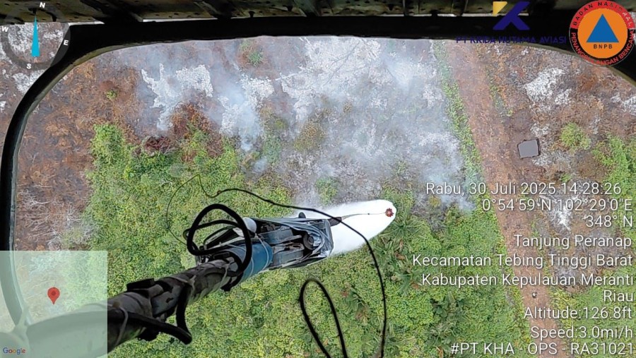 Karhutla Kepung Riau, Pemadaman Diperkuat dari Udara dan Darat