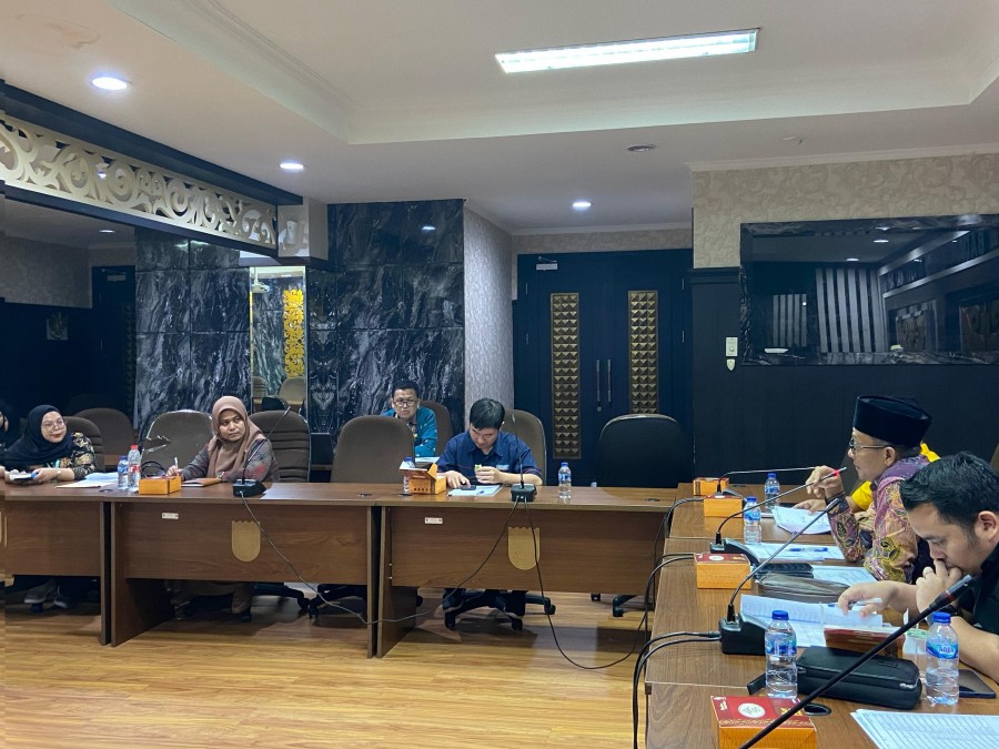 Komisi II Panggil Jumbo Mart, Indogrosir dan Pasar Buah
