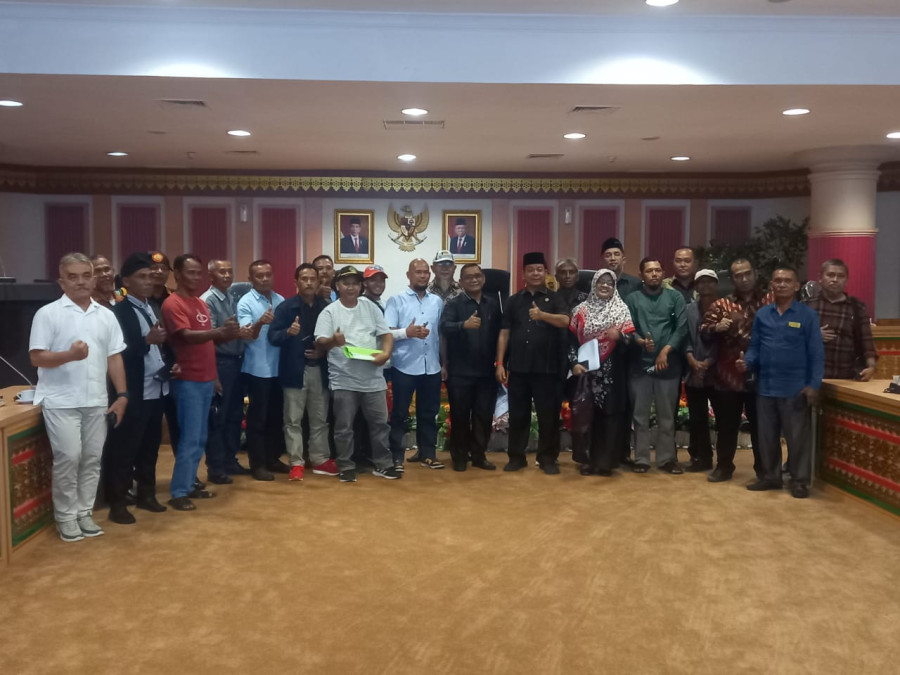 DPRD Riau Minta Hentikan Kegiatan PT DSI di Kebun Sawit Milik Warga Siak