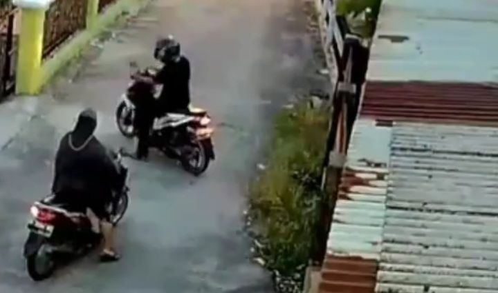 Viral ! Begal Payudara di Pekanbaru Terekam CCTV