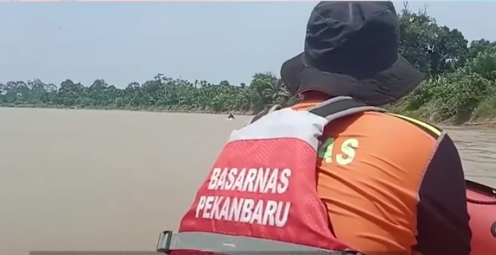 Tim Gabungan Temukan Jasad Siswa Tenggelam di Sungai Indragiri