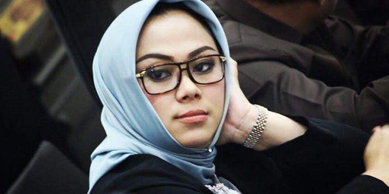  Bupati Karawang Cellica Nurrachadiana Dinyatakan Positif Corona