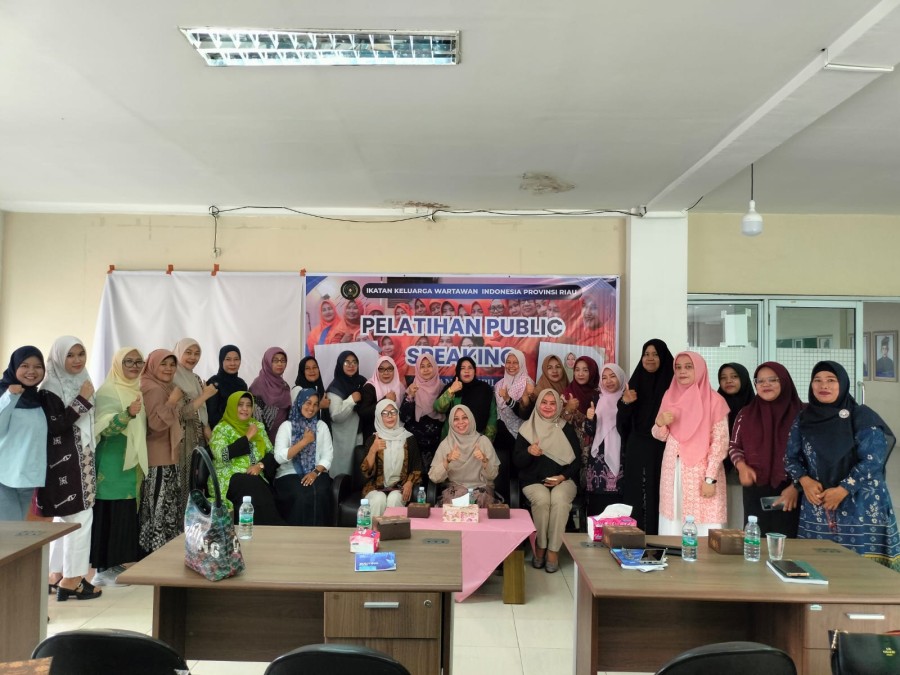 IKWI Riau Bekali Anggota Keterampilan Public Speaking dan Penguatan Mental