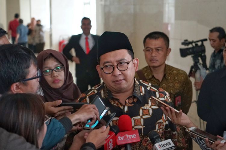 Bermasalah, Fadli Zon: Jokowi `Dipatukâ€™ Mik