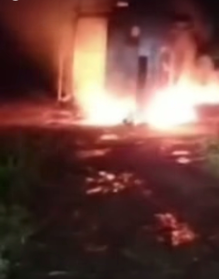 Warga Mengamuk, Bakar Mobil Pelaku Maling Sapi di Rambah Hilir Rohul