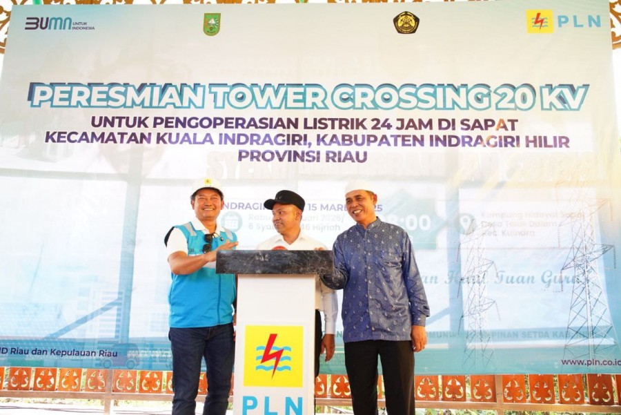 Gubri Abdul Wahid Resmikan Tower Crossing 20 KV, Warga Sapat Kini Nikmati Listrik 24 Jam