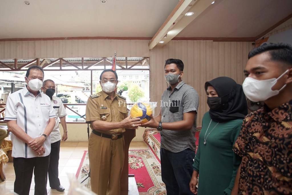 Bupati HM.Wardan Hadiri Pelantikan dan Pengukuhan PBVSI Kabupaten Inhil