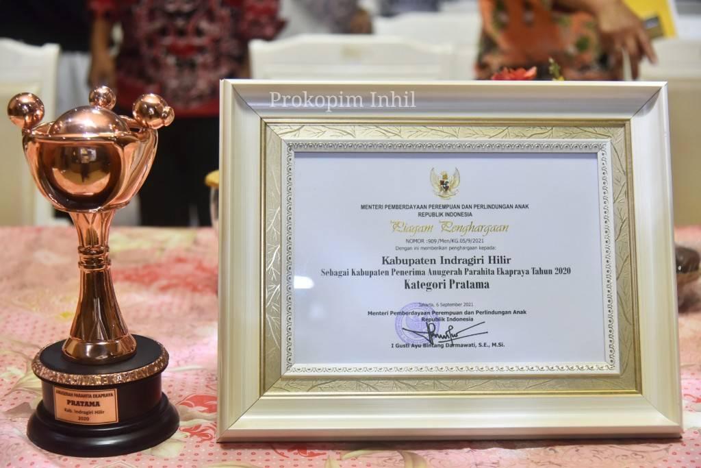 Bupati H.M. Wardan Raih Penghargaan Anugerah Parahita Ekapraya (APE) Tahun 2020