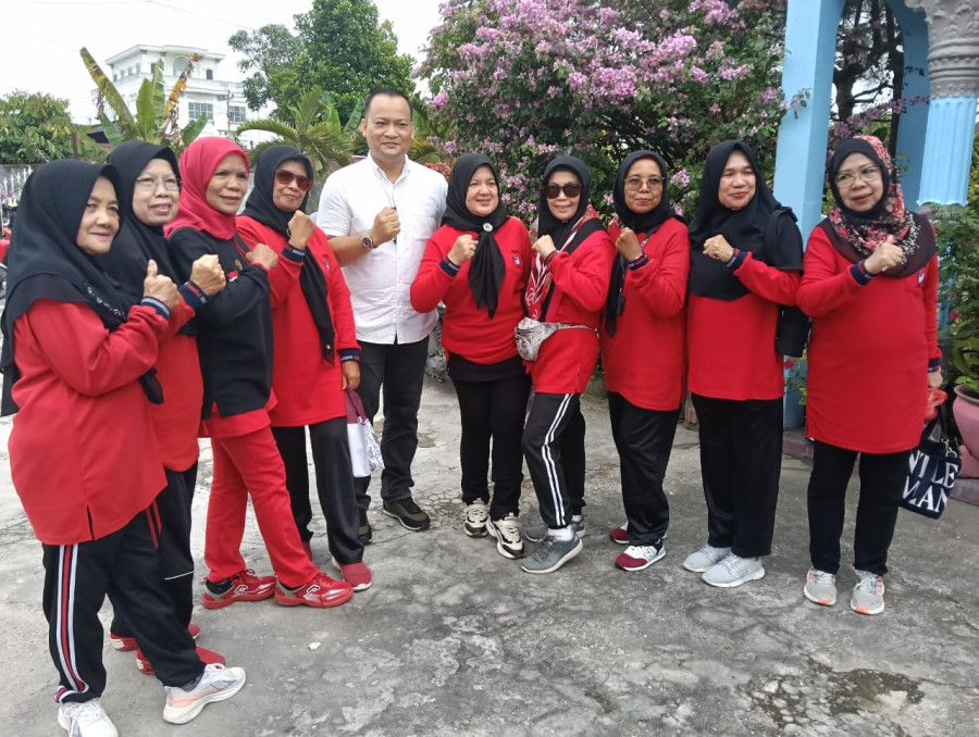 Calon  Wakil Wali Kota Taufik Senam Bersama Warga Rumbai, dan Tampung Banyak Keluhan