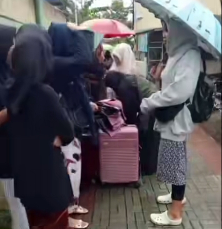 Gerakan Tanah Terjadi di Ngarai Sianok, Puluhan Warga Dievakuasi