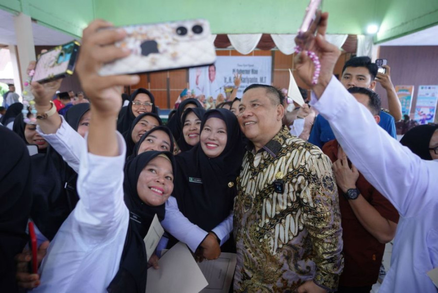 Berjuang 20 Tahun, Guru Honorer di Pelalawan Terharu Terima SK PPPK