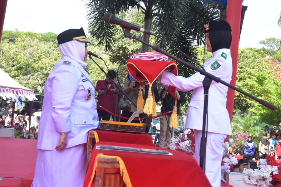 Detik Khidmat di Lapangan Tugu, Merah Putih Berkibar Gagah di Bengkalis