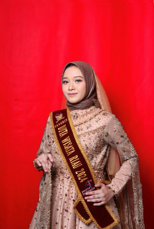 Mahasiswa Hukum UIR Raih Best Speaker pada Kontes Duta Wisata Riau 2024