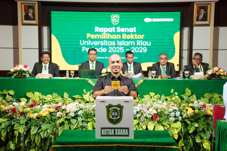 Assoc. Prof. Dr. Admiral, S.H.,M.H Resmi ditetapkan sebagai Rektor UIR Terpilih Periode 2025-2029