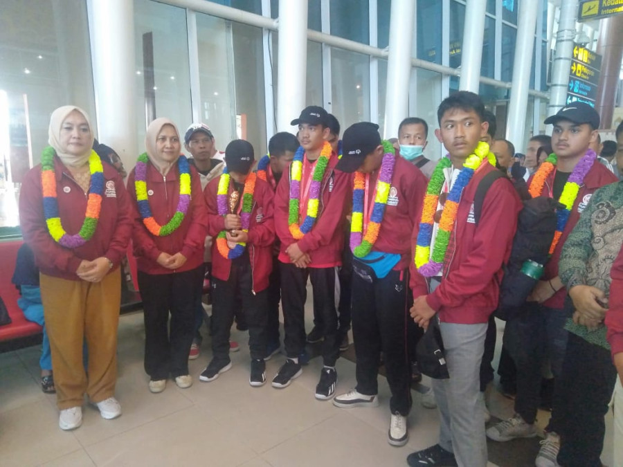 Tim SOIna Riau Bawa Pulang Piala dan Perunggu WSO Floorball Competition 2023