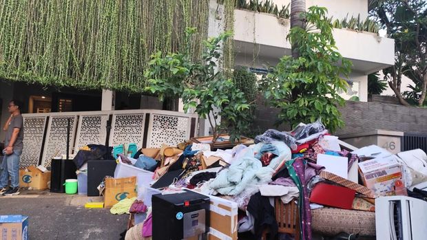 Massa Geruduk Rumah Sri Mulyani, Penjarahan Terjadi Dua Kali