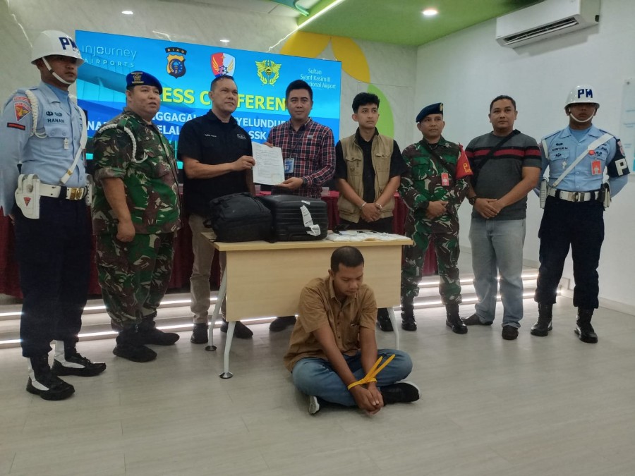 Penumpang Bandara SSK II Diciduk Bawa 1.004 Gram Sabu