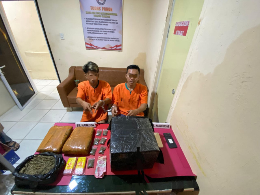 Polres Kampar Ringkus 2 Pelaku Narkoba, 2,5 Kg Ganja Kering Disita