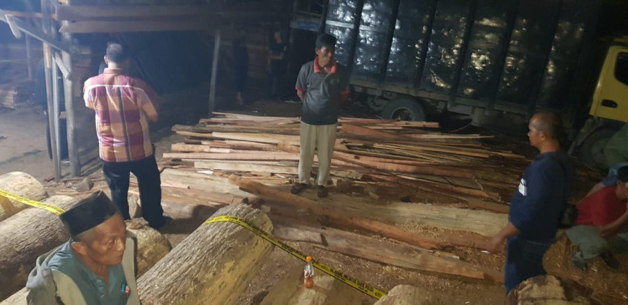 Polres Kampar Gerebek Sawmill Ilegal di Teratak Buluh, 5 Pelaku Diamankan