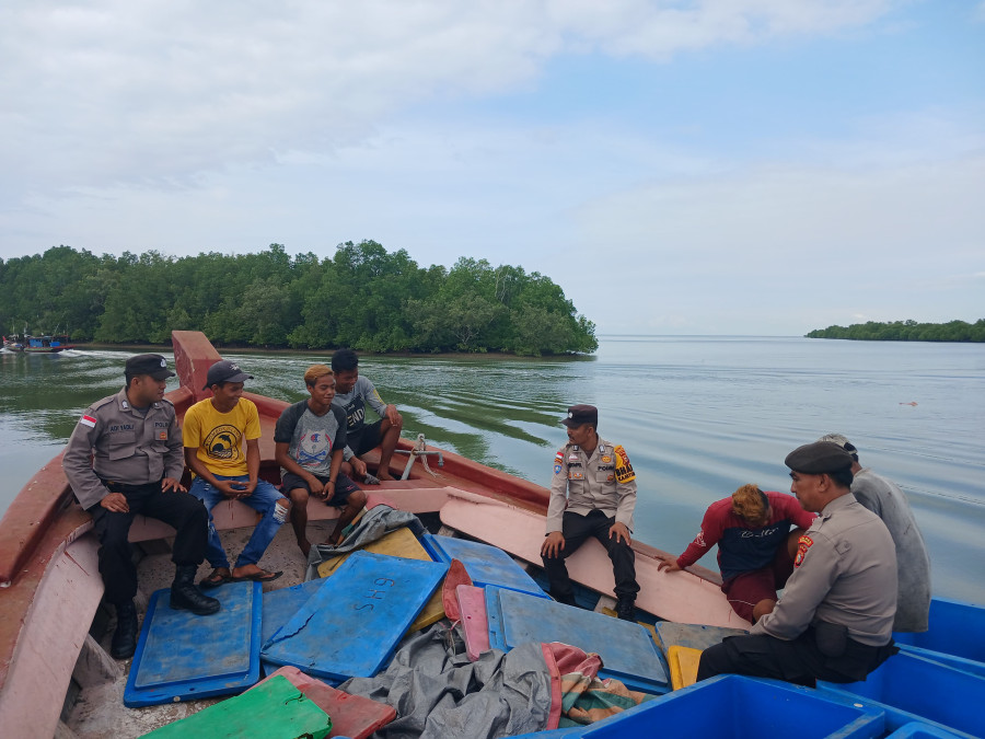 Polsek Rupat Utara Kian Gencar Sosialisasikan Pemilu Damai pada Nelayan Lokal