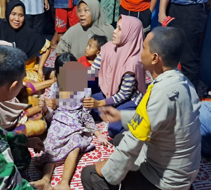 Hilang Saat Bermain, Bocah 9 Tahun di Rohul Ditemukan di Pohon karet
