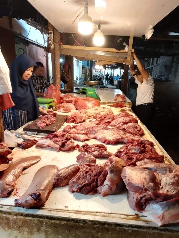 Sepekan Menjelang Puasa, Harga Daging dan Ayam di Pasar Pekanbaru Stabil