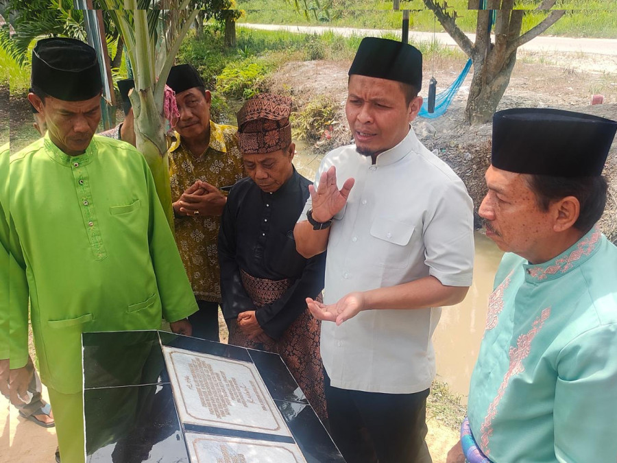 Letakkan Batu Prasasti Masjid Ibnu Sabil Peninggalan Herman Abdullah, Agung Nugroho Tersanjung