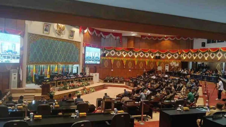 Ketua DPRD Riau Kaderismanto Pimpin Paripurna Pembentukan AKD