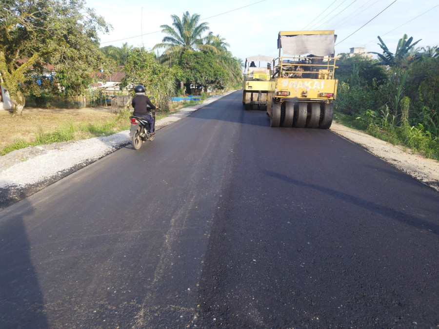 Pemprov Riau Kebut Perbaikan 4  Ruas Jalan di Inhu - Kuansing