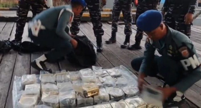 Aksi Dramatis Lanal Dumai Gagalkan 48,5 Kg Sabu Masuk dari Malaysia