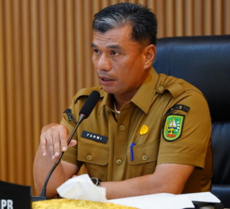 Pemprov Riau Siapkan Rp10 Miliar Perbaiki Jalan Sontang-Kasang Padang