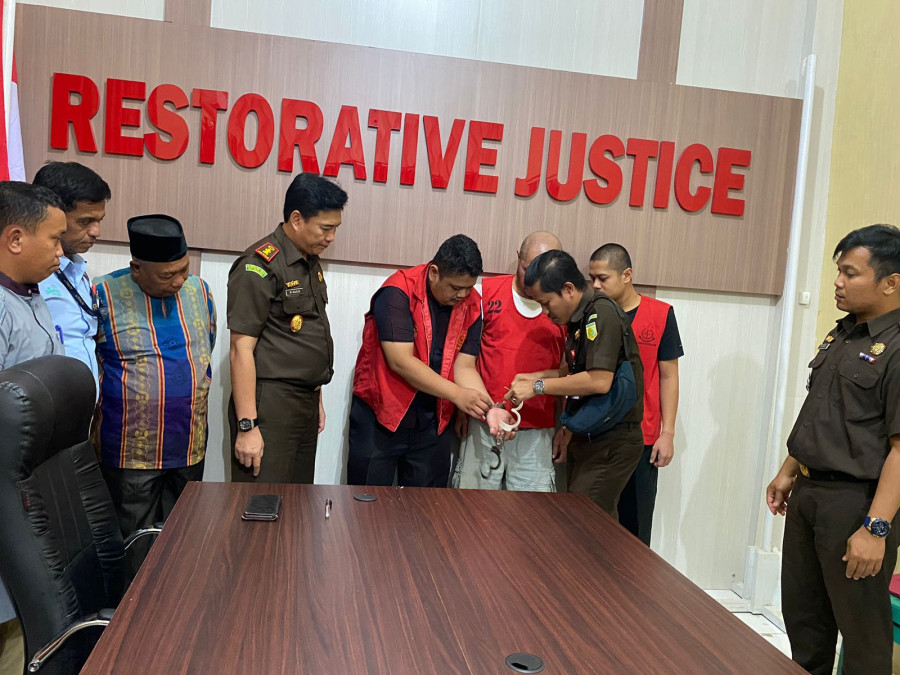 Kejari Pelalawan Selesaikan Perkara Penganiayaan dengan Restorative Justice