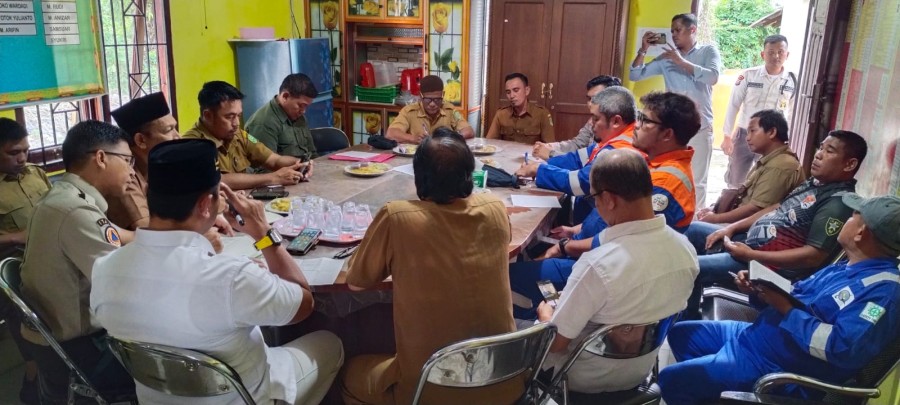 PT BSP Turunkan Alat Berat untuk Atasi Banjir di Desa Dosan