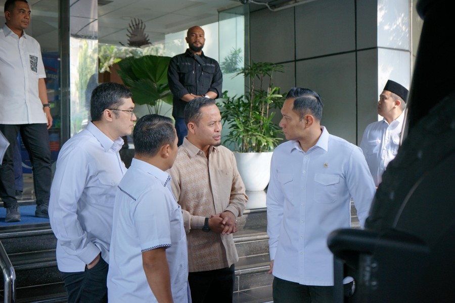 Datangi Menko Infrastruktur AHY, Wako Laporkan PSN Jembatan Siak V dan Lingkar Tol