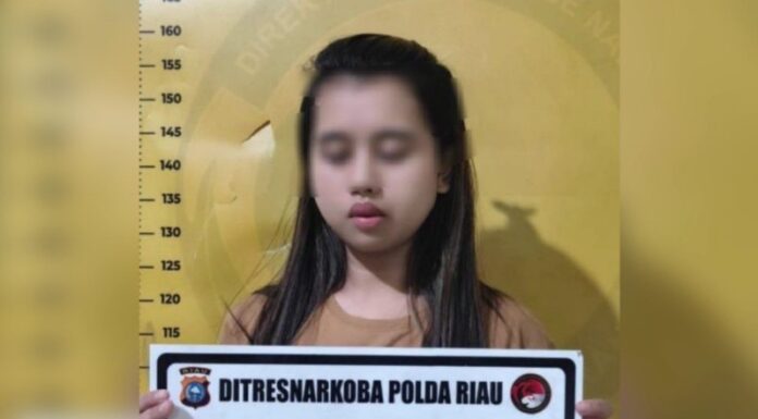 Nekat Jual Narkoba, Gadis Belia di Pekanbaru Berakhir di Jeruji Besi