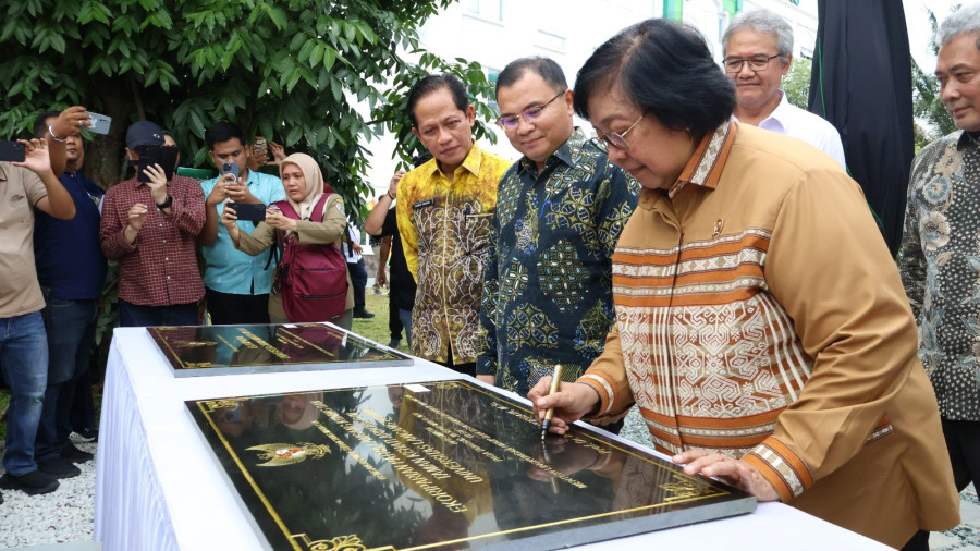 Menteri LHK Resmikan Ekoriparian UMRI dan Unilak yang Dibangun PHR