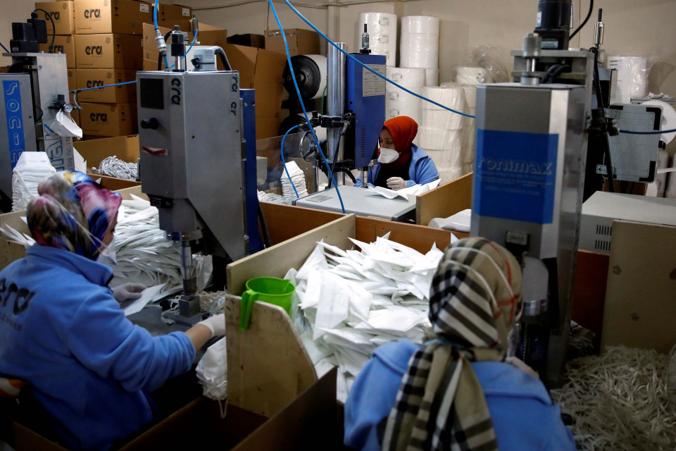 Narapidana Produksi 1,5 Juta Masker di Turki