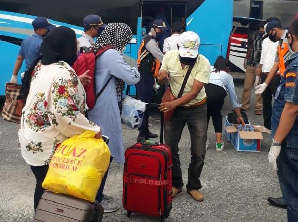 157 WNI Tiba Di Dumai, Pelindo Langsung Pulangkan Ke Daerah Asal